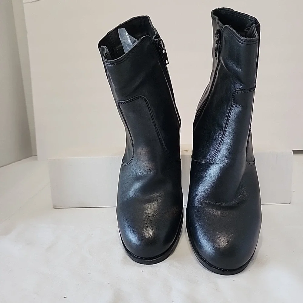 Sandro Moscoloni For Her Ribbed Gore Boot Black Chelsea Style Women's 38 (8)‎